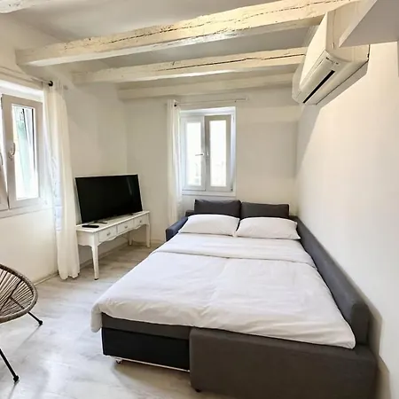 شقة Terratota Apartment, Corfu *