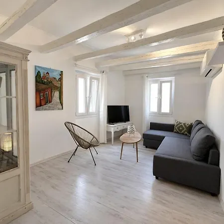 شقة Terratota Apartment, Corfu Mantouki
